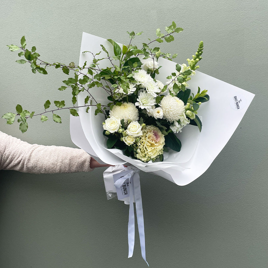 Classic 'White + Neutral' bunch – The Daily Bunch